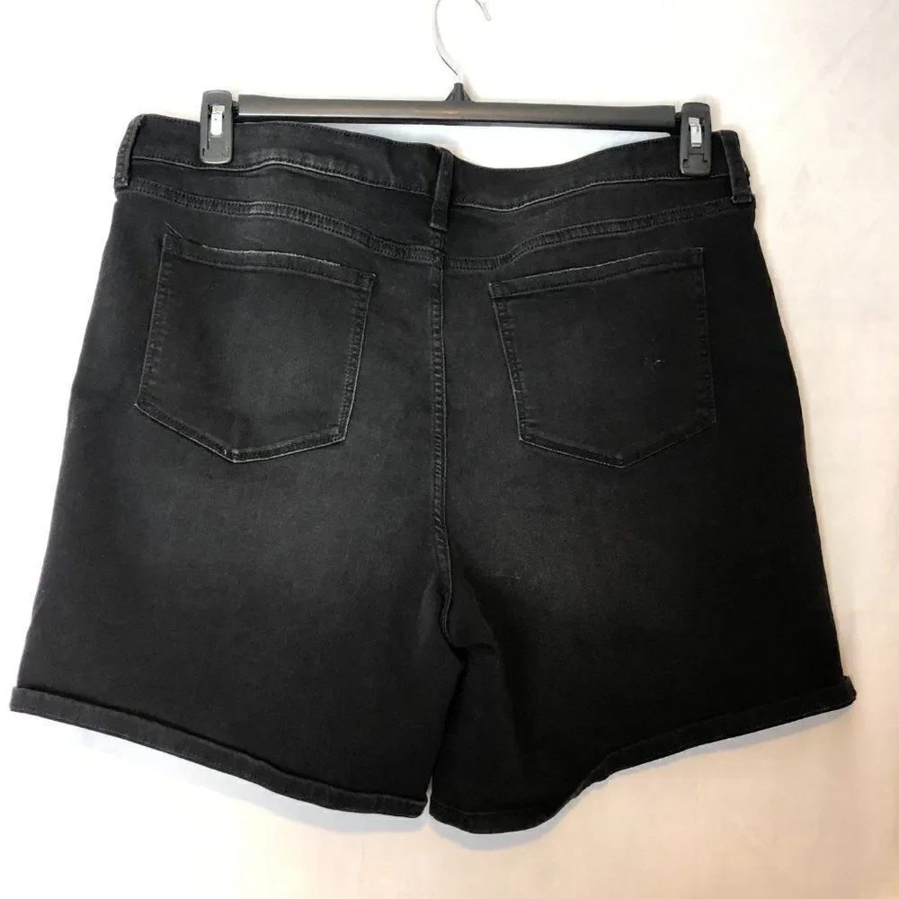 Boutique Boyfriend Super Stretch Black Jean Shorts Woman's Plus Size 18W.     WS